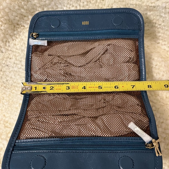 HOBO 100% leather cosmetic pouch with mesh pockets. NWT - Picture 5 of 10